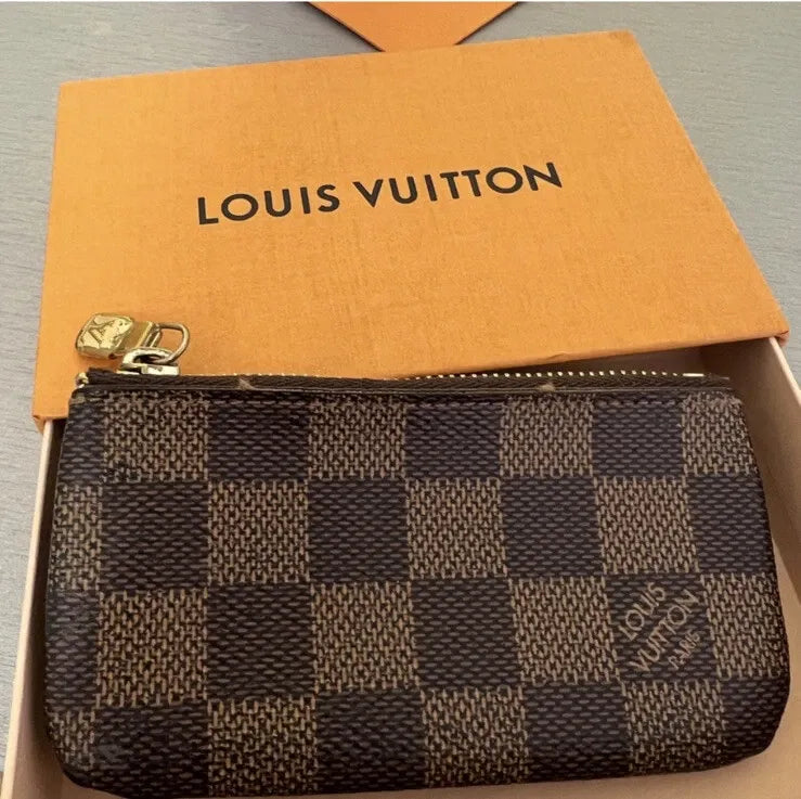 Louis Vuitton Key Pouch M62650