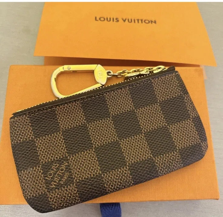 Louis Vuitton Key Pouch M62650